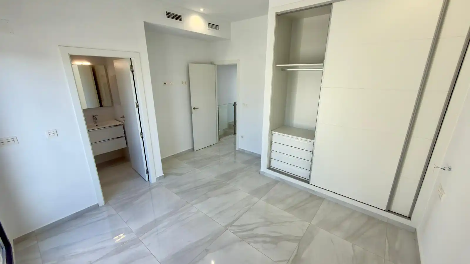 Chalet con terraza en venta en Calle Milan, imagen 65