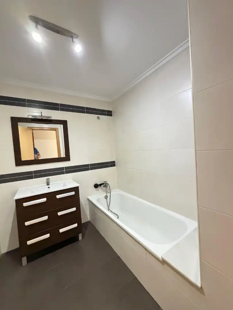 Baño de Piso de alquiler en Carlet con Aire acondicionado, Calefacción y Horno