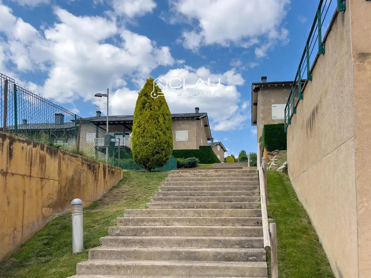 Exterior view of Duplexes for rent in Osséja  with Heating, Parquet flooring and Terrace