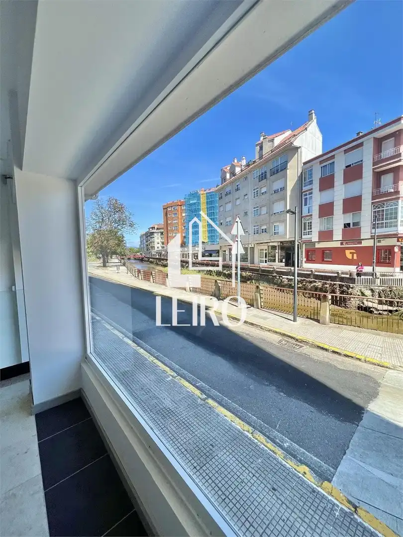 Local comercial de lloguer a Vilagarcía