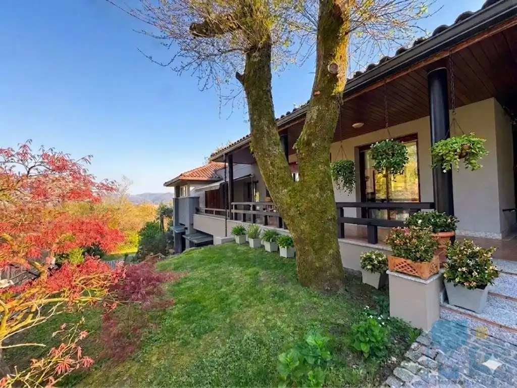 Vista exterior de Casa o chalet en venta en Hondarribia con Jardín privado, Piscina y Amueblado