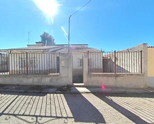 Vista exterior de Casa o xalet en venda en Zarza de Tajo amb Terrassa, Traster i Forn