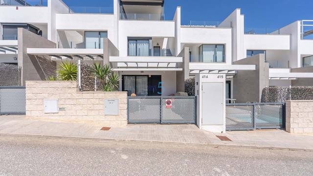 Casa adosada en Venta en Los Almendros