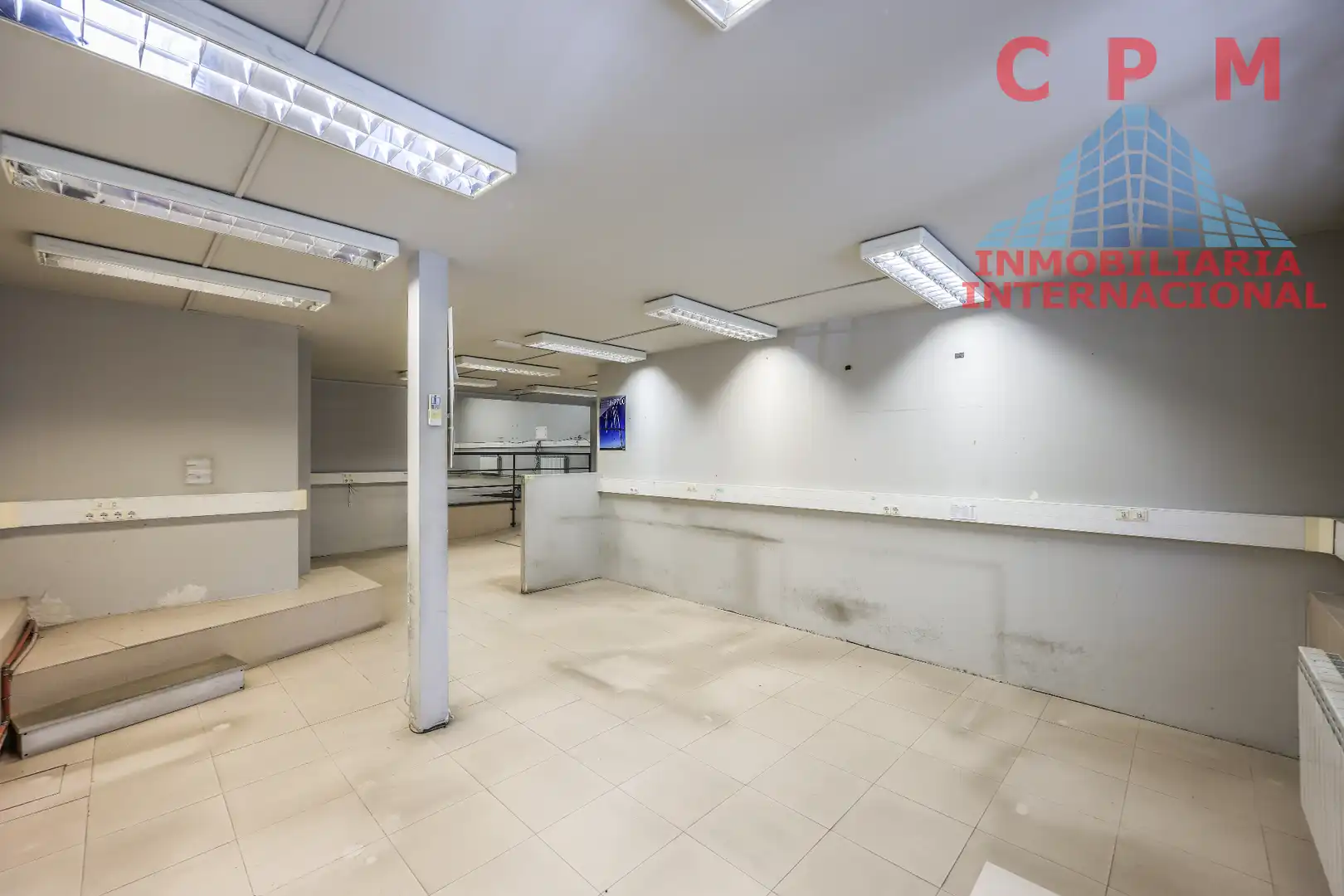 Local de lloguer en Madrid amb Parquet, Internet i Alarma