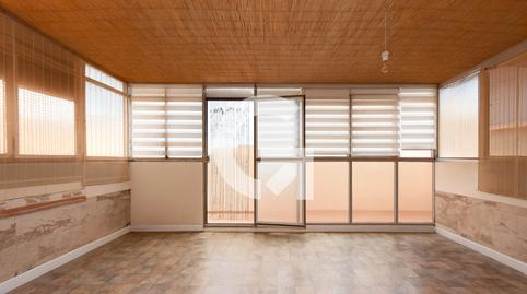 Foto 2 de Pis en venda a Cl Floridablanca de, Pubilla Cases, Barcelona