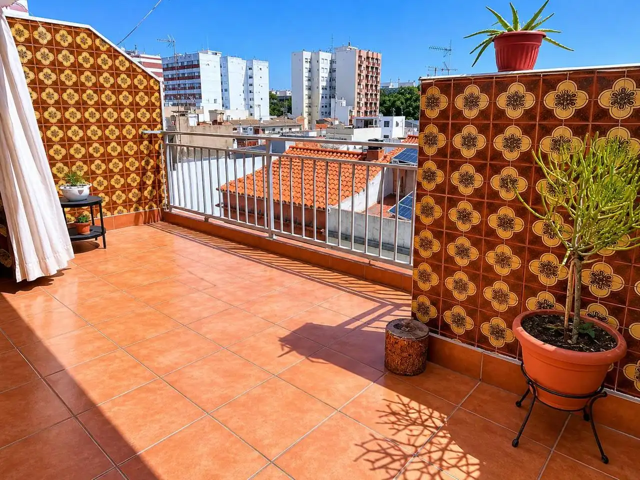 Terrasse von Dachboden zum Verkauf in Oliva mit Terrasse und Abstellraum