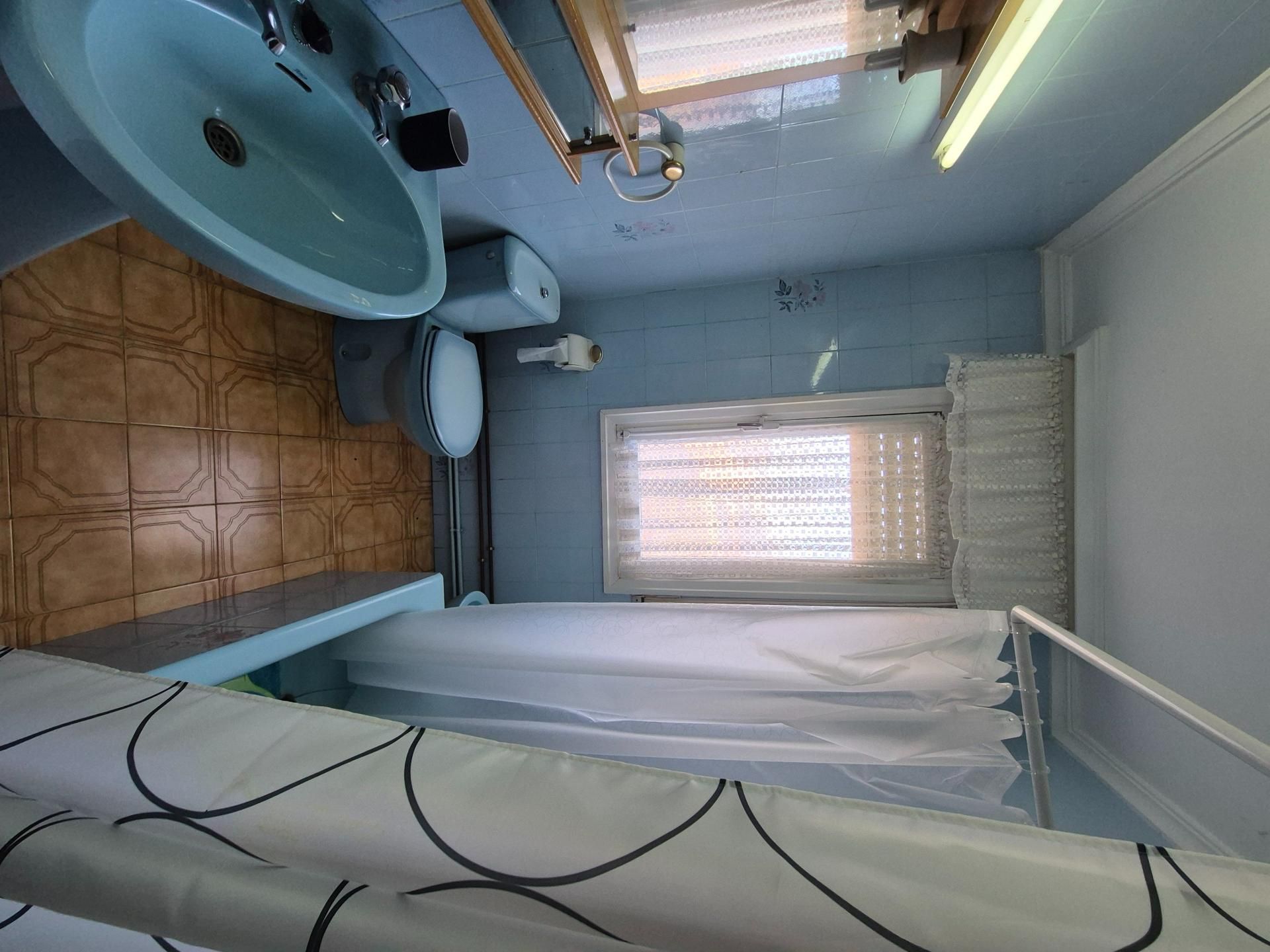 Bathroom of Flat for sale in Almanza  with Heating, Terrace and Balcony