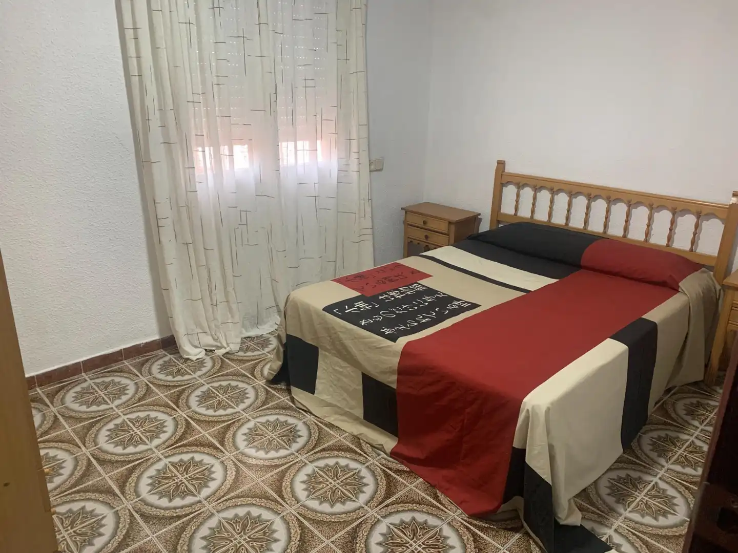 Habitación de Edificio en venta en Murcia