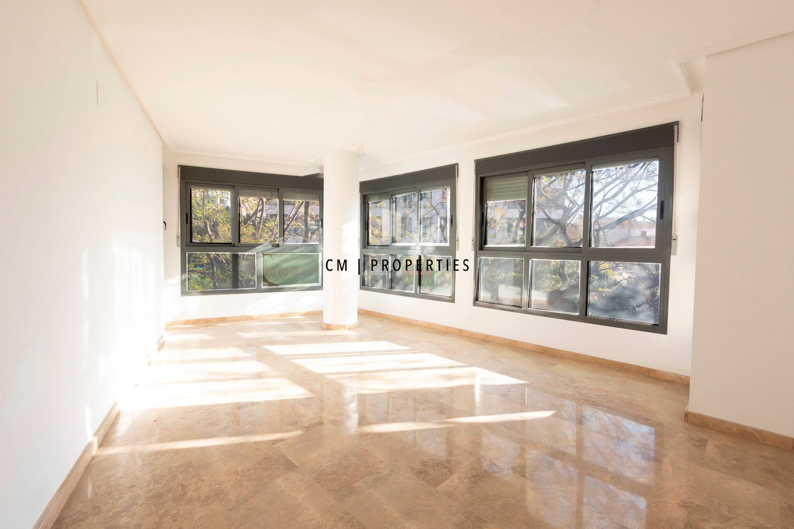 Exterior view of Flat to rent in  Valencia Capital  with Terrace, Oven and Balcony