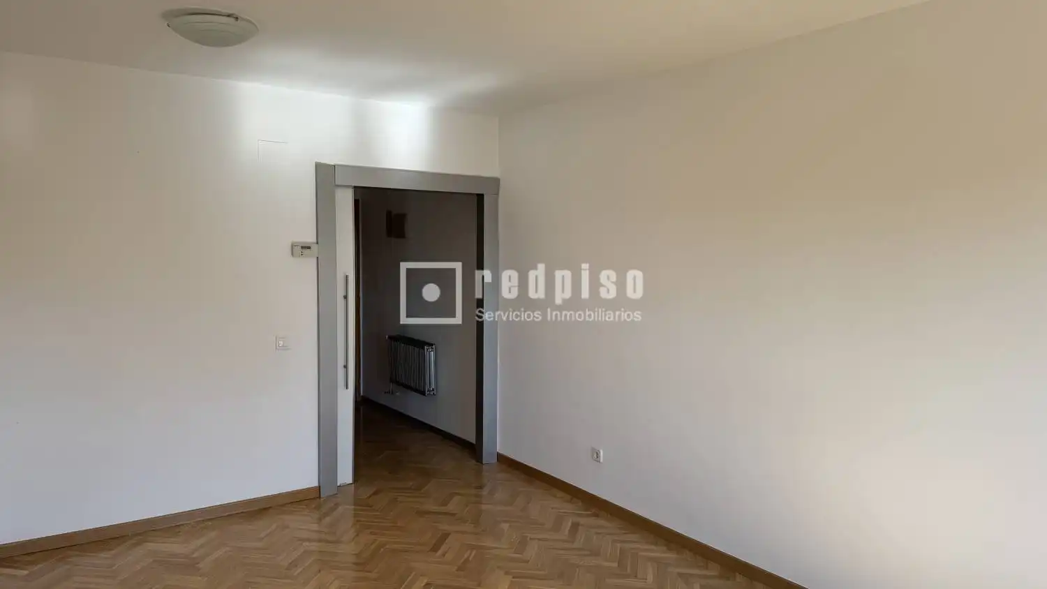 Dormitori de Pis en venda en Madrid amb Calefacció, Jardí privat i Parquet