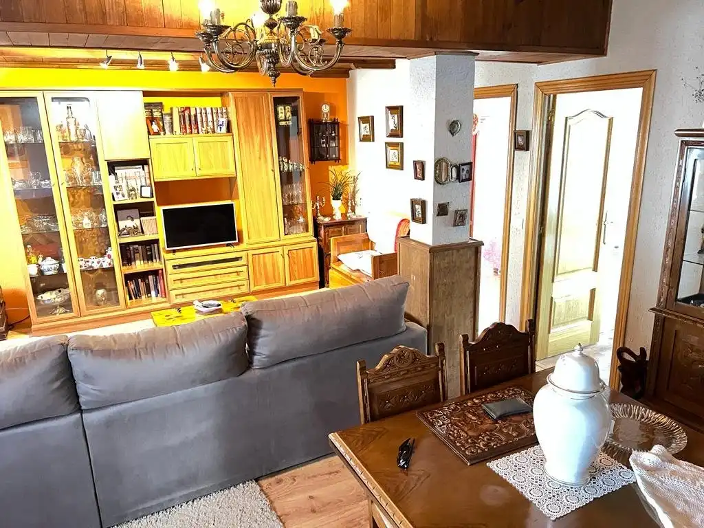 Sala de estar de Finca rústica en venta en Puente de Domingo Flórez con Jardín privado, Amueblado y Balcón