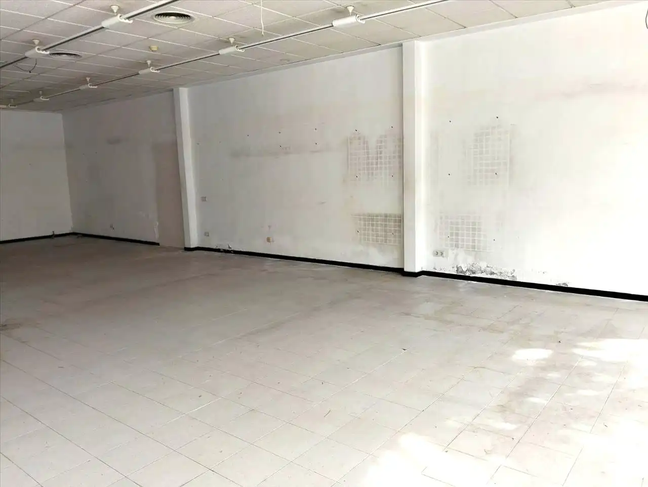 Local en venta en Arago, Son Cladera