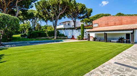 UN OASIS DE PRIVACIDAD Y ELEGANCIA EN EL CORAZÓN DE SANT ANDREU DE LLAVANERES
