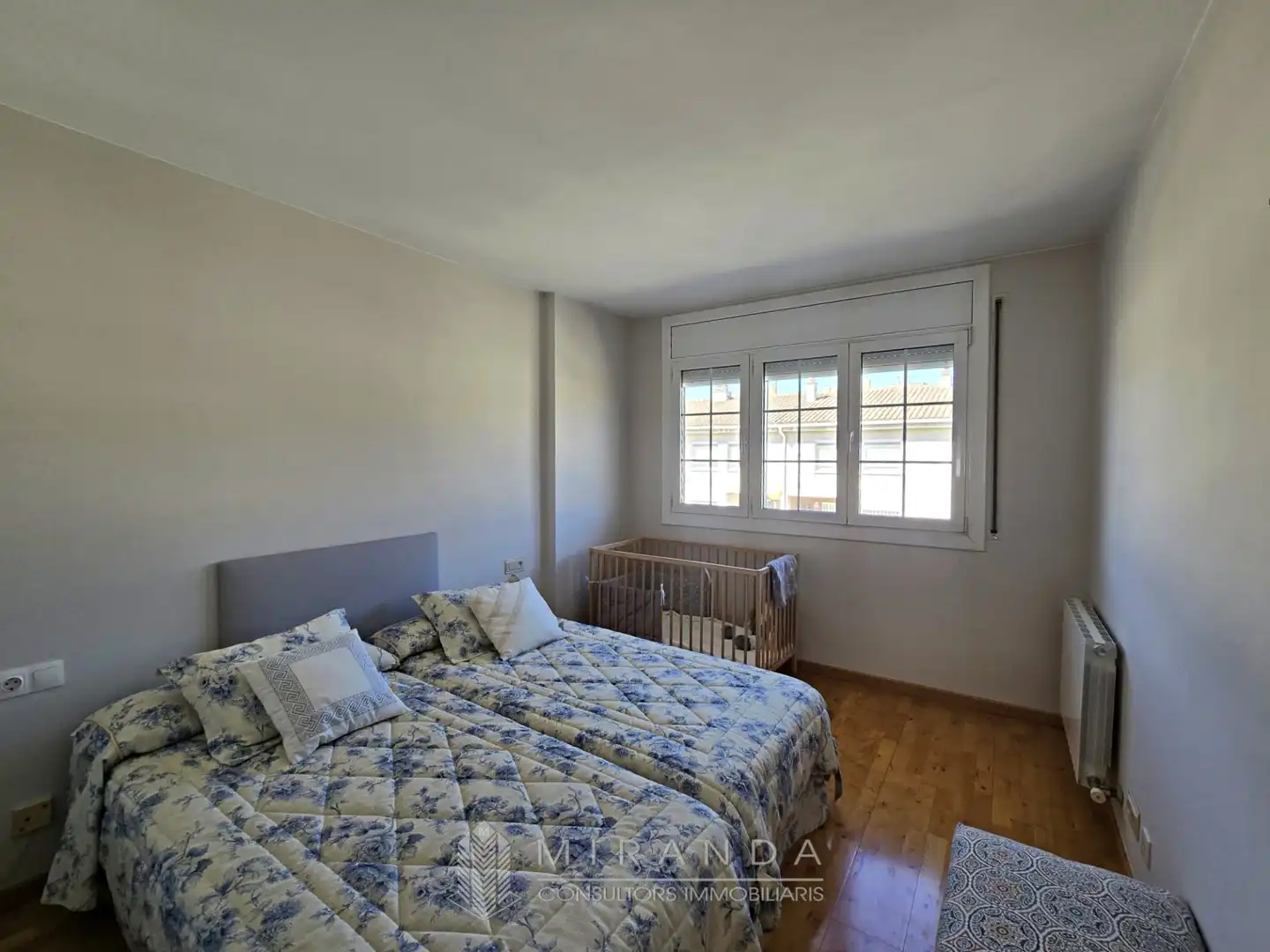 Habitación de Casa adosada en venta en Granollers con Aire acondicionado, Calefacción y Jardín privado