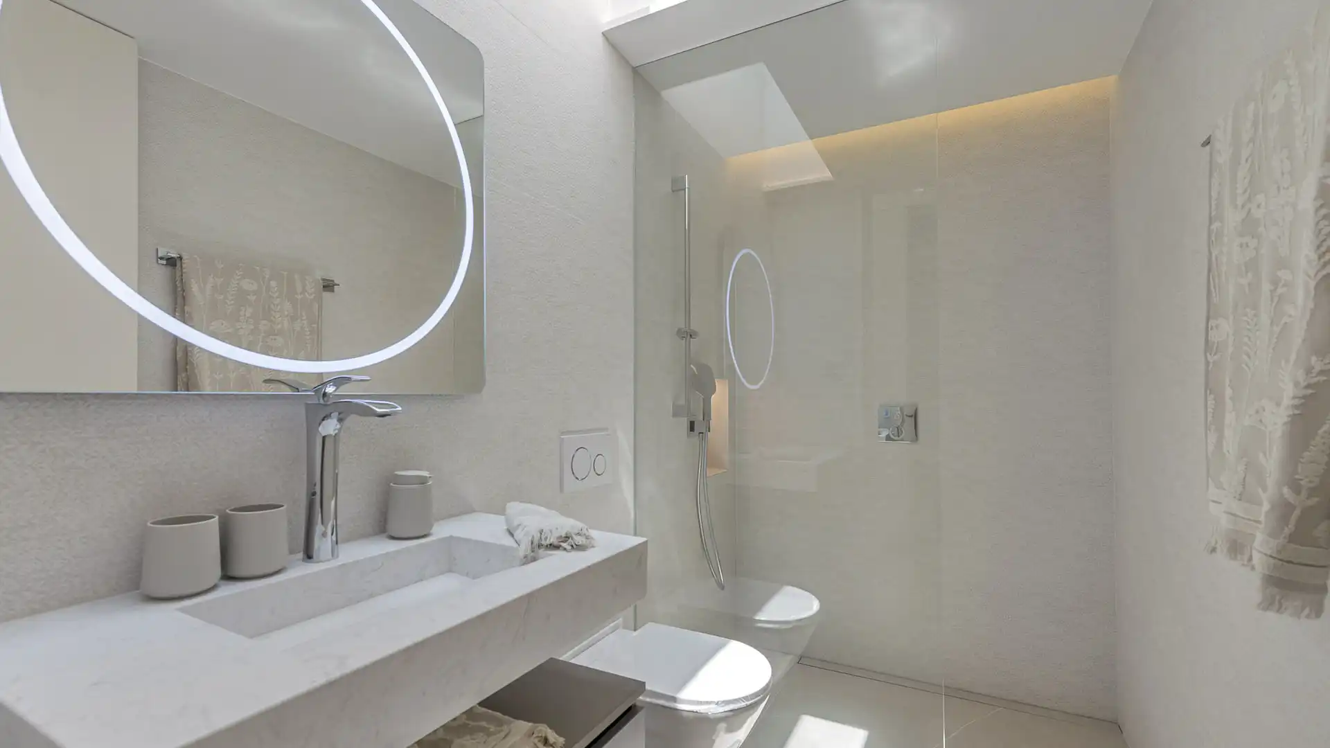 Bathroom of Houses for sale in Calvià  with Air Conditioner, Heating and Parquet flooring