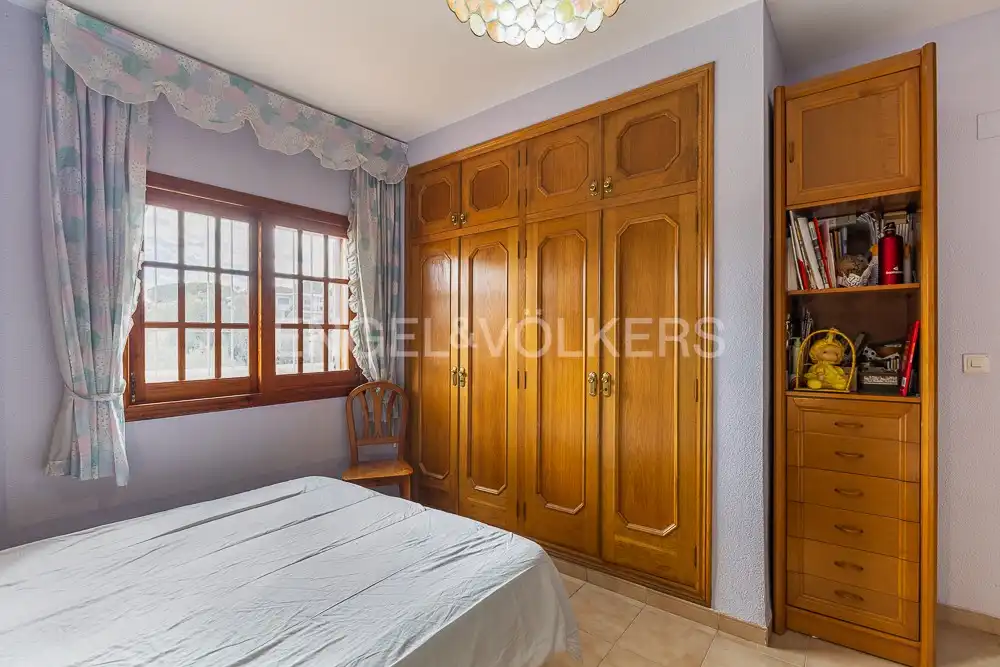 Habitación de Casa o chalet en venta en Alzira con Aire acondicionado, Calefacción y Jardín privado