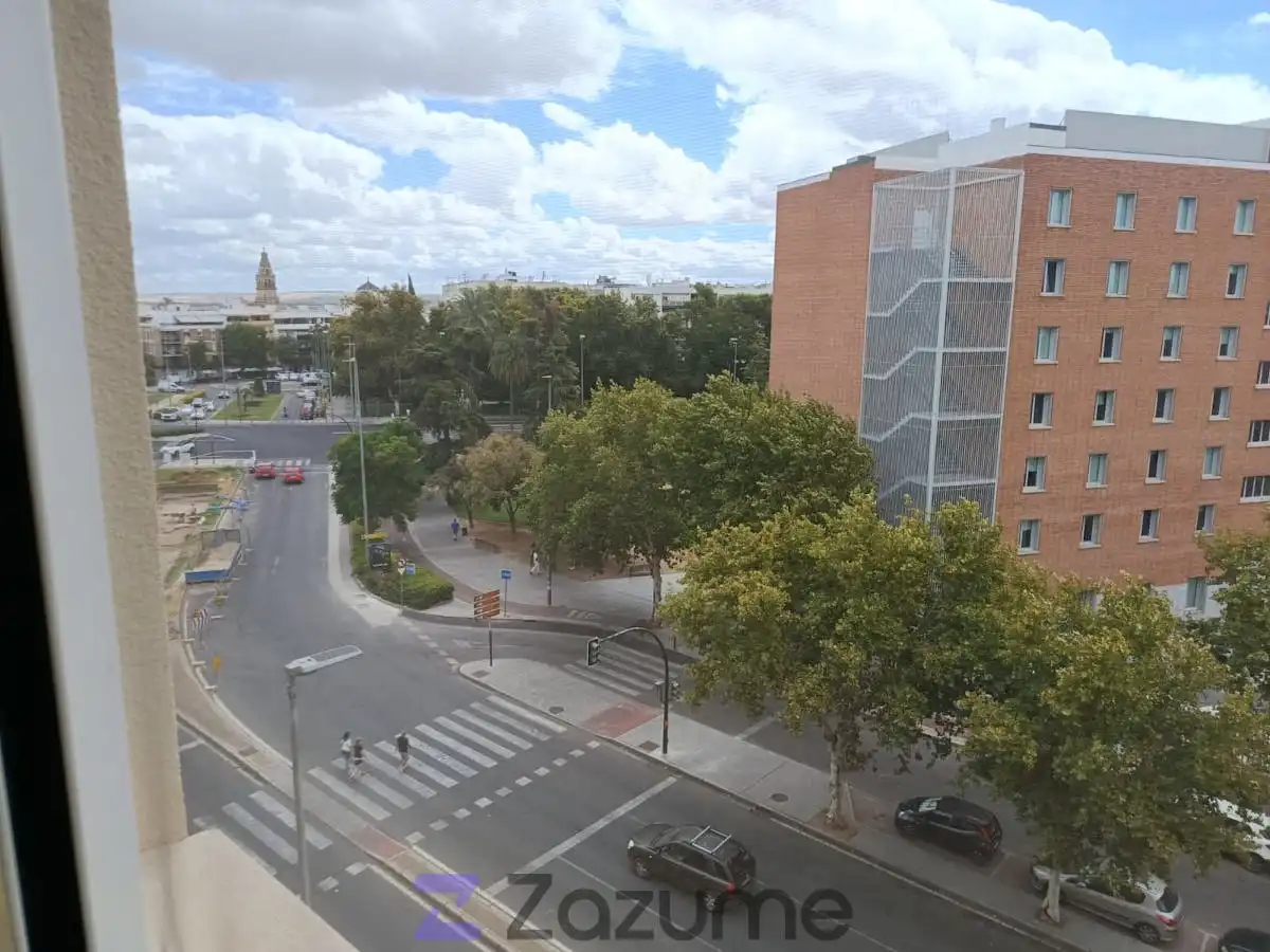 Pis de lloguer a C. del Alcalde Velasco Navarro, Ciudad Jardín - Zoco