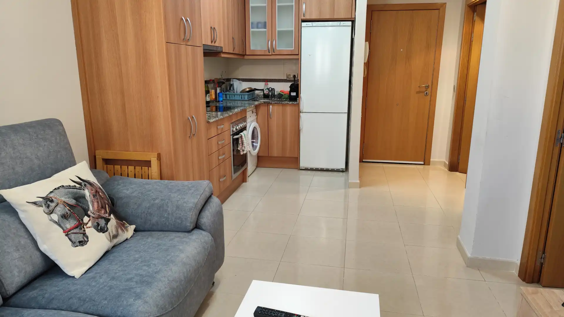 Sala de estar de Apartamento en venta en L'Ampolla con Aire acondicionado, Amueblado y Piscina comunitaria