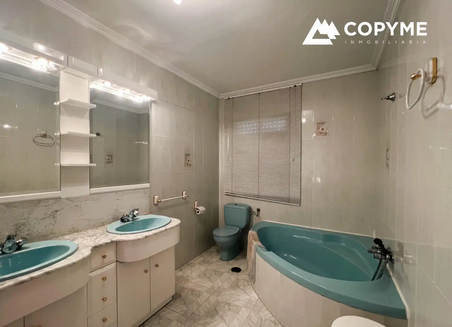 Baño de Casa adosada en venta en Gerindote con Aire acondicionado, Jardín privado y Amueblado