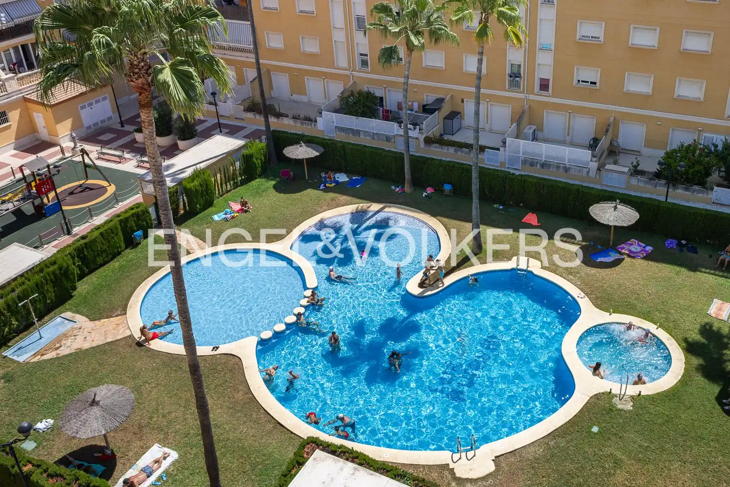 Swimming pool of Duplexes for rent in Dénia  with Air Conditioner, Heating and Swimming Pool