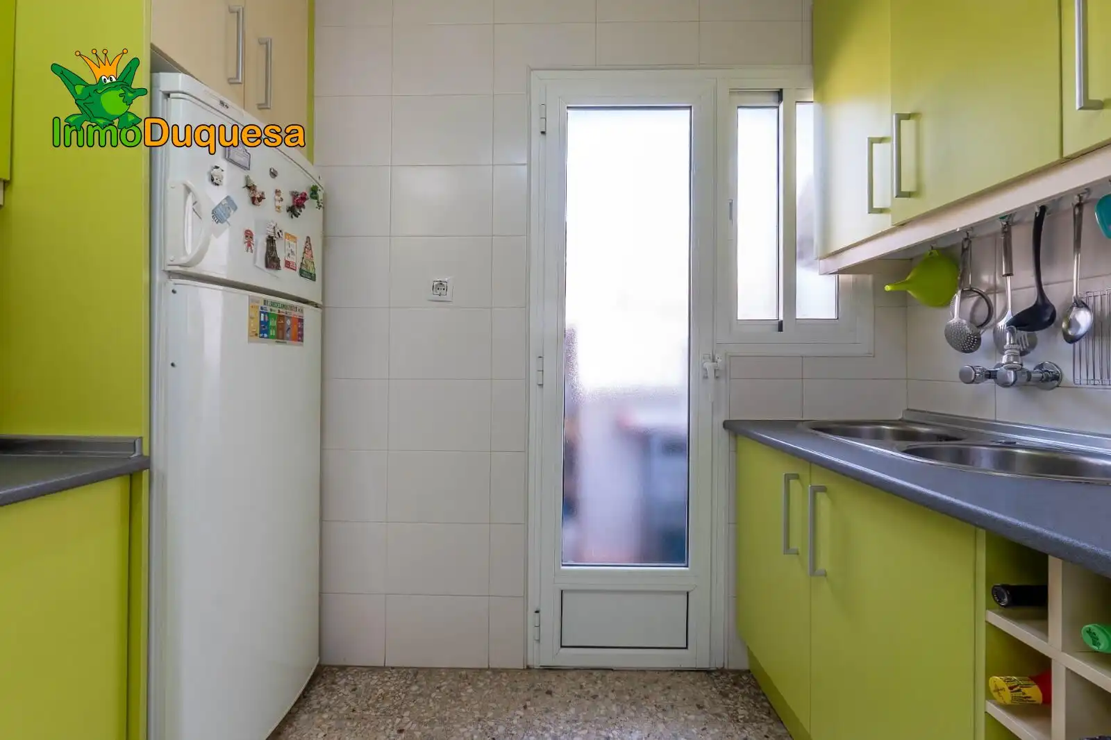 Kitchen of Flat for sale in Granada  with Air Conditioner, Heating and Terrace