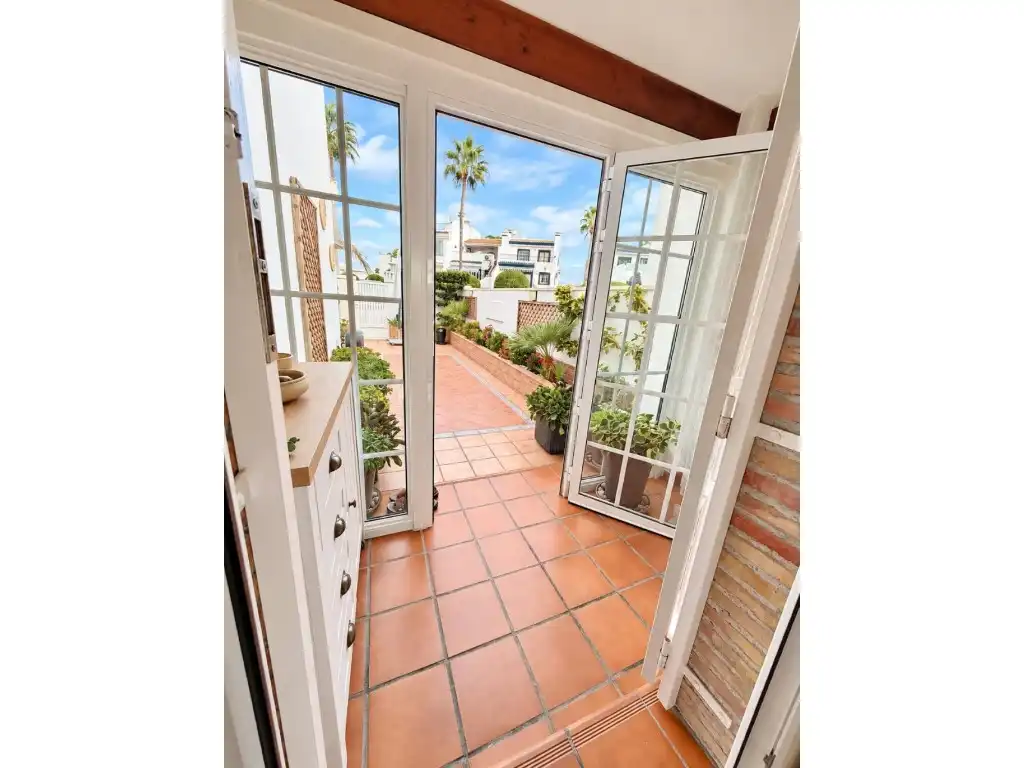 Casa con terraza en venta en calle canal de la mancha, imagen 9