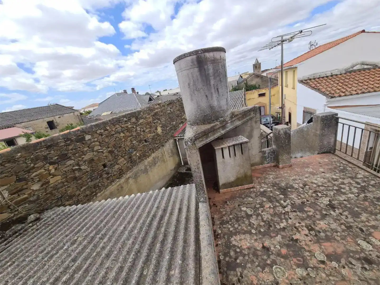 Exterior view of Flat for sale in Alcollarín