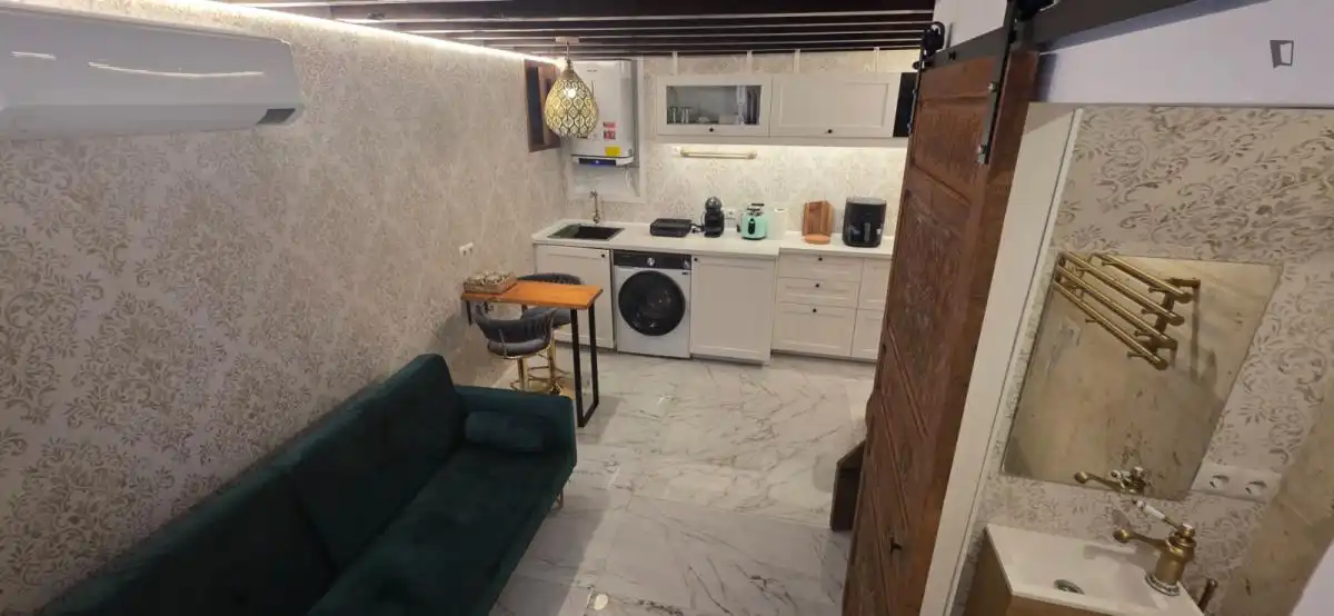 Cuina de Apartament de lloguer en  Palma de Mallorca amb Aire condicionat, Moblat i Rentadora