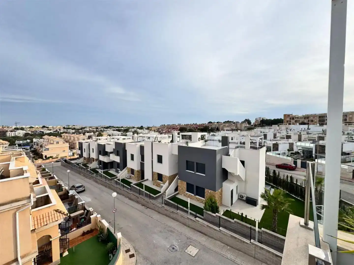 Vista exterior de Piso en venta en Orihuela con Aire acondicionado, Piscina y Balcón
