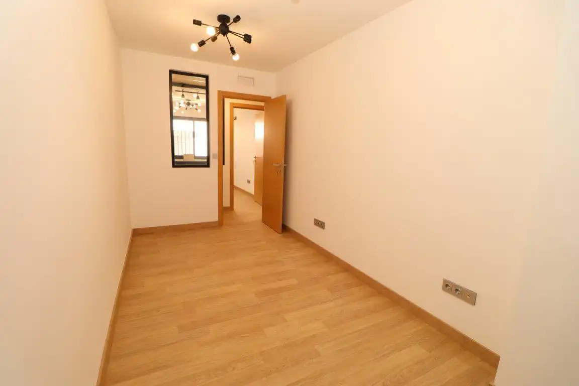 Office for rent in Alhaurín El Grande  with Air Conditioner and Furnished