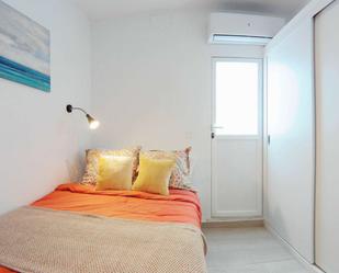 Bedroom of Study to share in  Madrid Capital  with Air Conditioner and Terrace