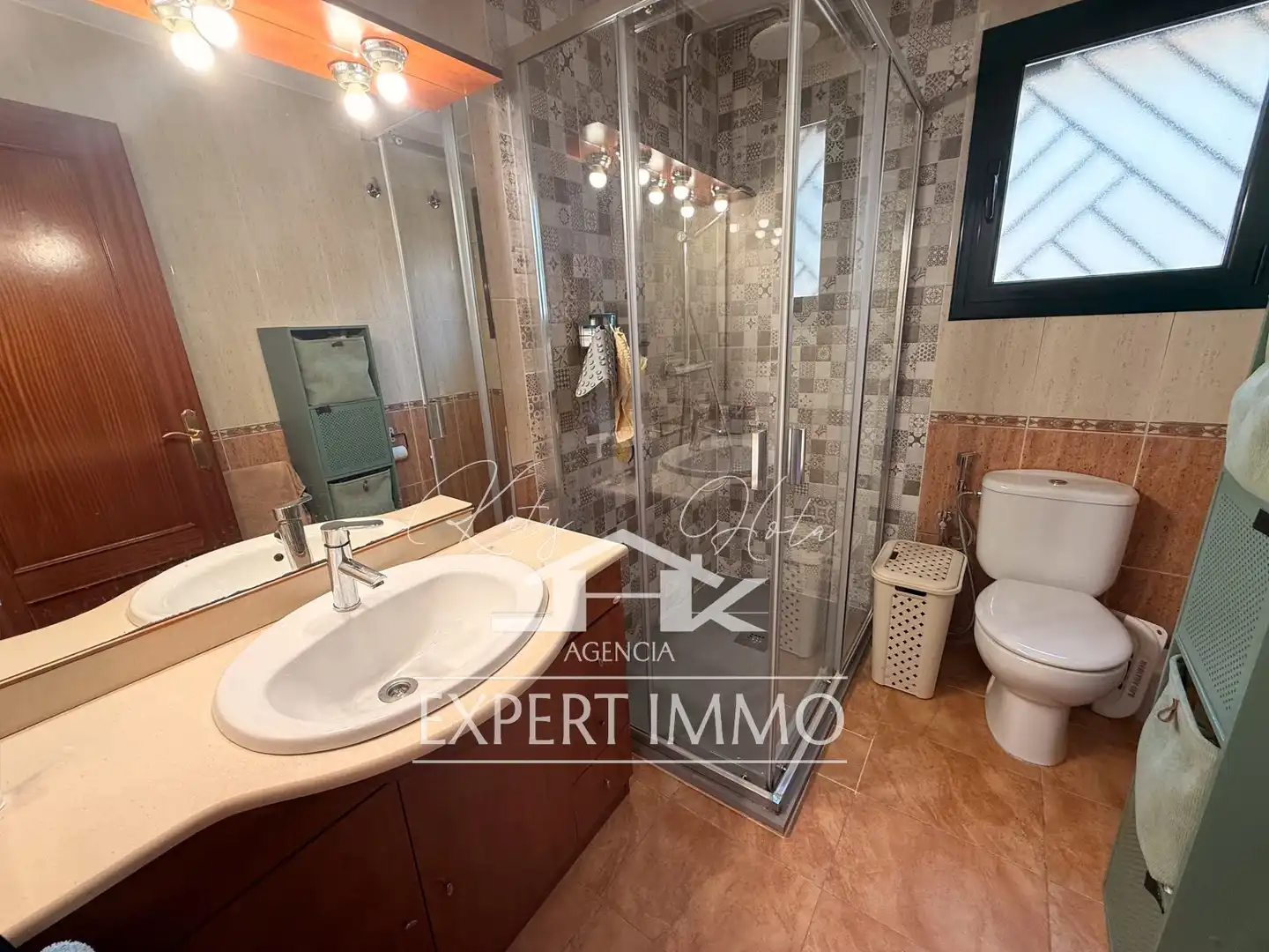 Baño de Apartamento en venta en Torroella de Fluvià con Aire acondicionado, Calefacción y Terraza
