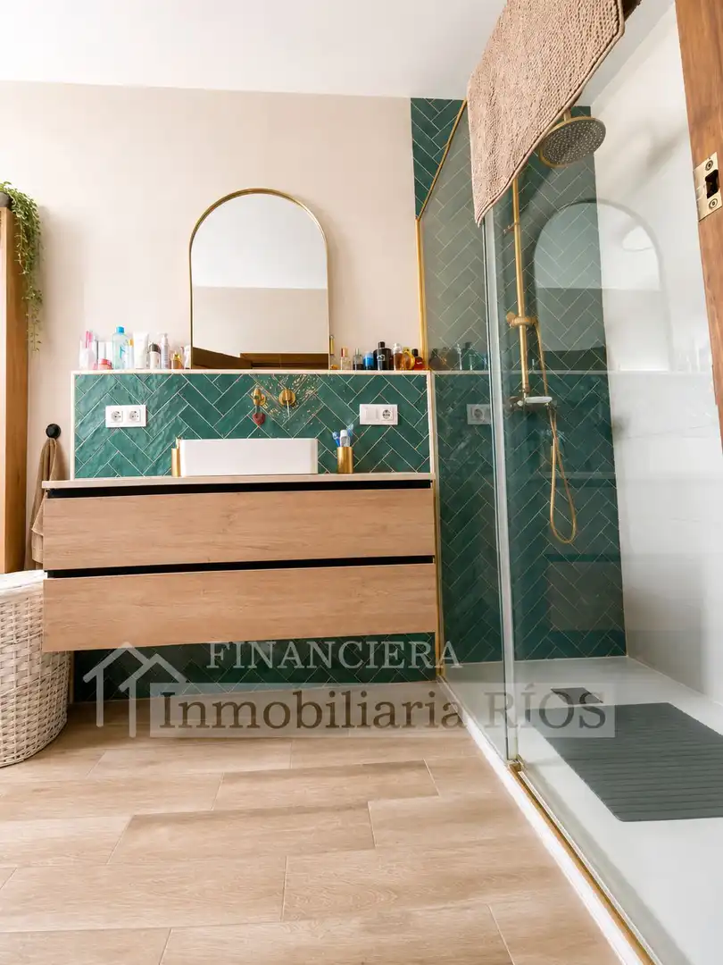 Badezimmer von Haus oder Chalet zum Verkauf in Alcalá de Guadaira mit Klimaanlage, Privatgarten und Abstellraum