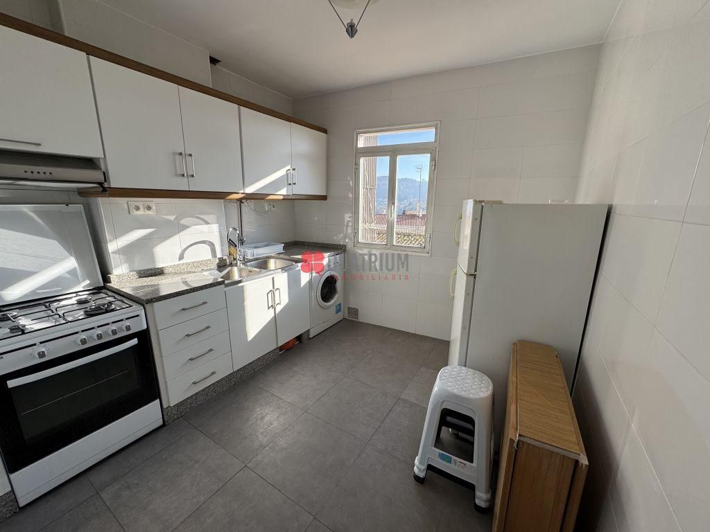 Kitchen of Flat for sale in Santiago de Compostela 