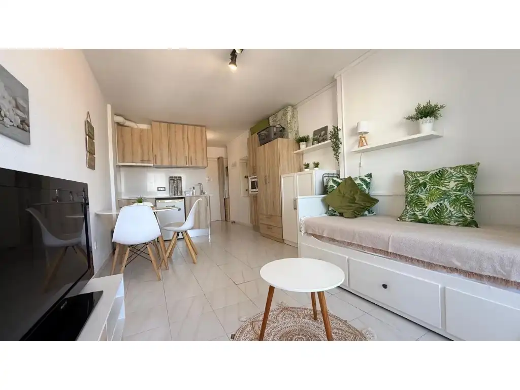 Studio with lift for sale in Carrer del Delta-Muga 12