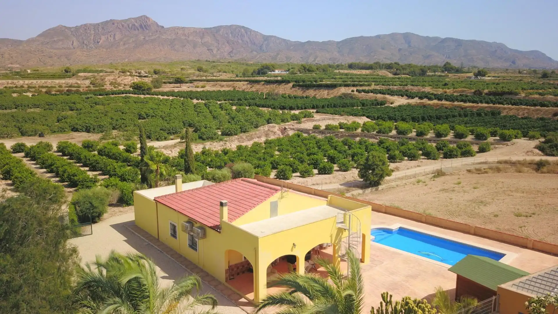 Garden of Houses for sale in Albatera  with Community pool
