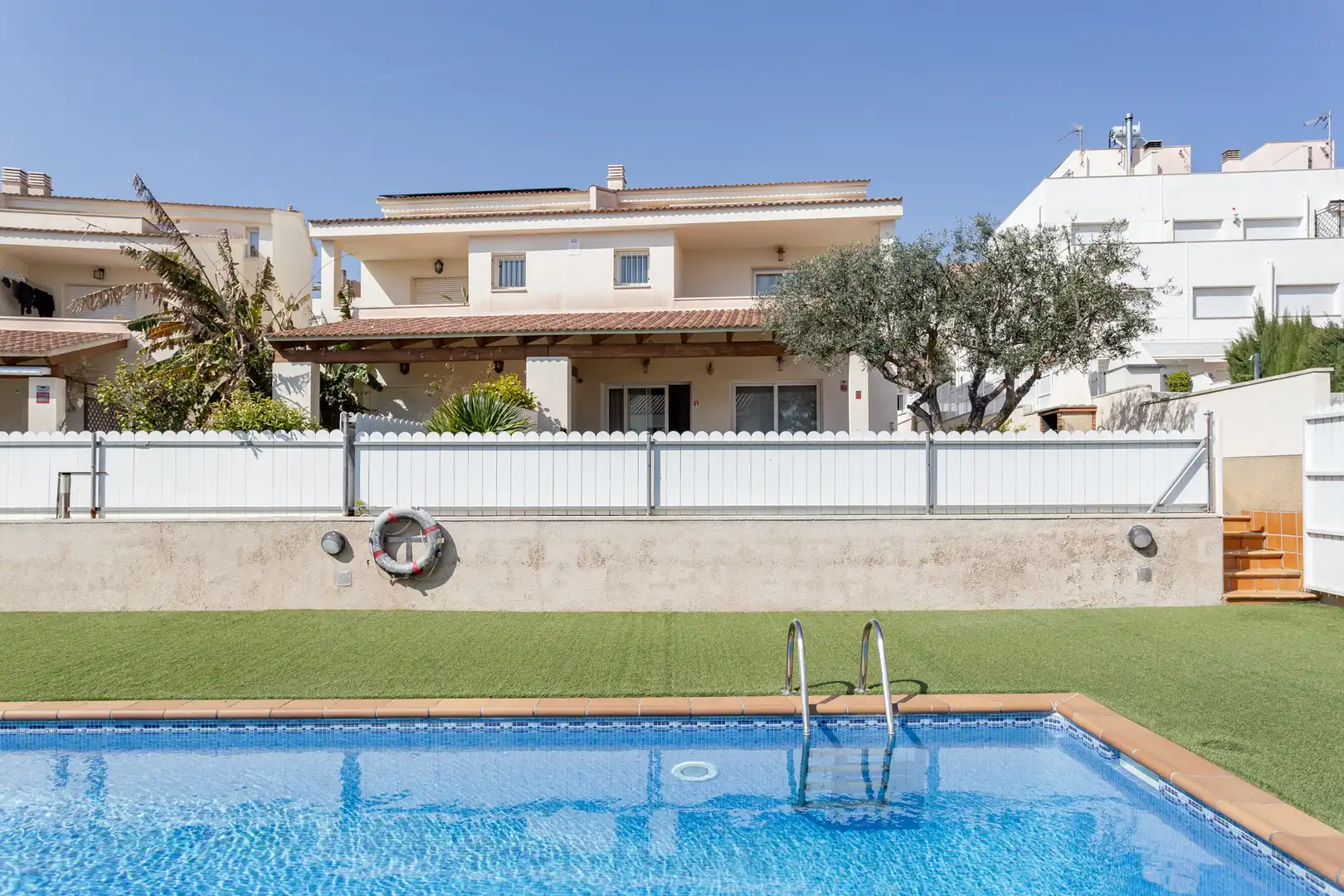 Piscina de Casa adosada en venta en Torredembarra con Aire acondicionado, Calefacción y Jardín privado
