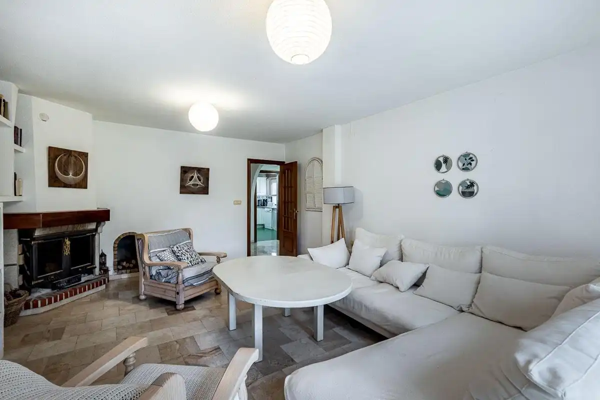 Sala de estar de Casa o chalet en venta en Cájar con Calefacción, Jardín privado y Piscina