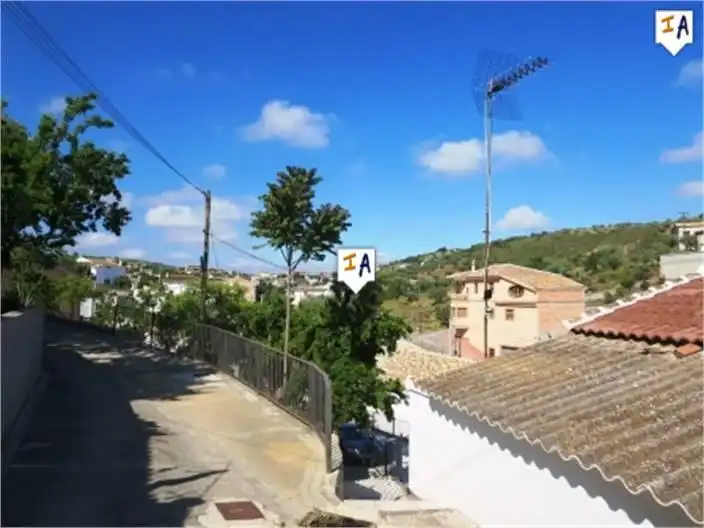Vista exterior de Casa adosada en venda en Loja amb Traster