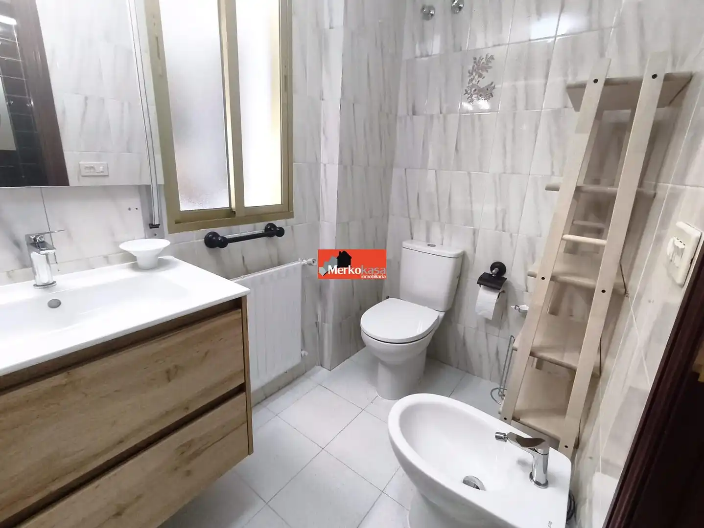 Bathroom of Flat for rent in Lugo  with Heating, Storage room and Furnished