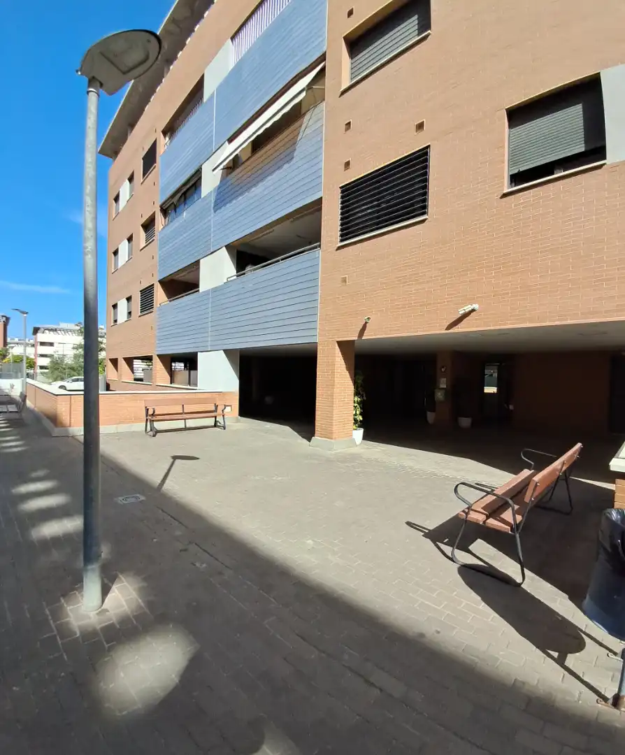 Exterior view of Flat for rent in Mairena del Aljarafe  with Air Conditioner and Community pool