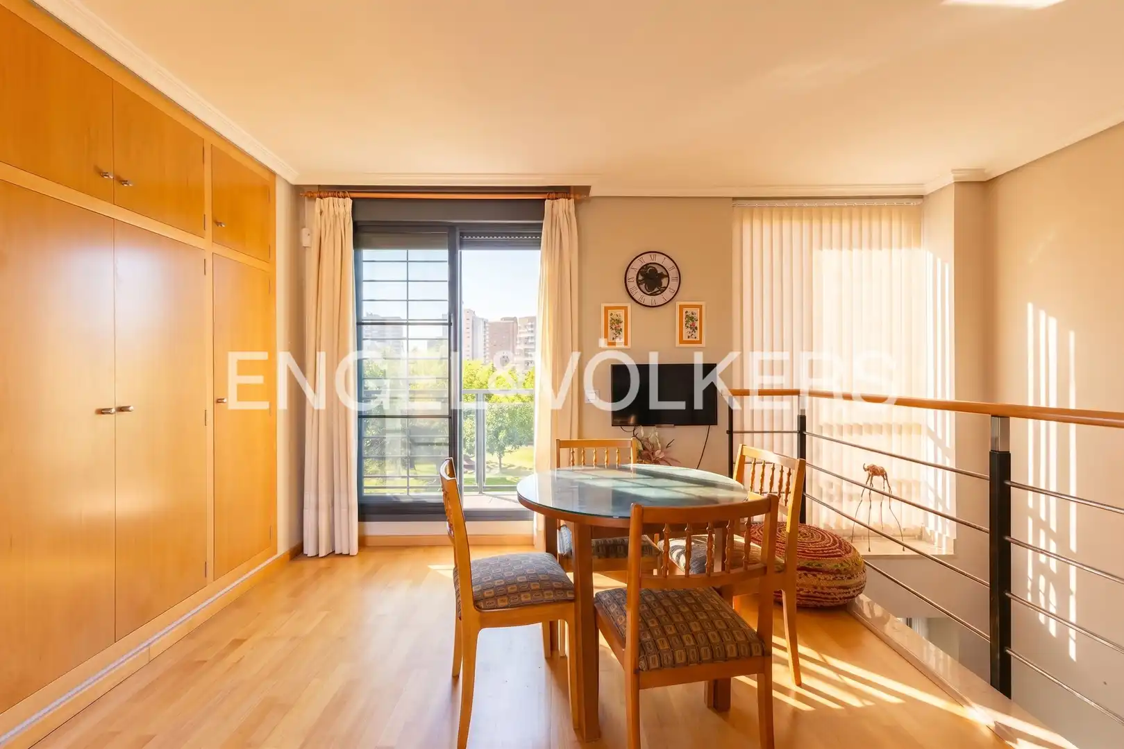 Vista exterior de Casa o xalet en venda en Castellón de la Plana / Castelló de la Plana amb Aire condicionat, Calefacció i Jardí privat