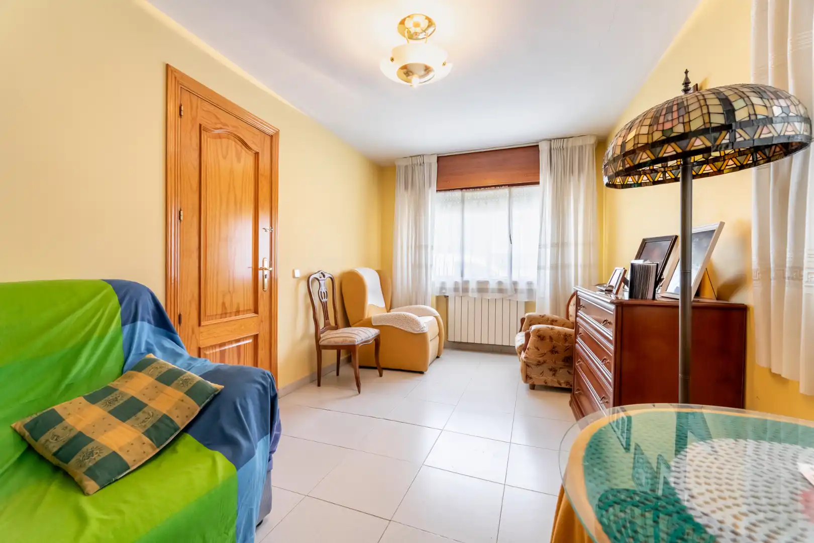 Habitación de Casa adosada en venta en Chiloeches con Calefacción y Balcón