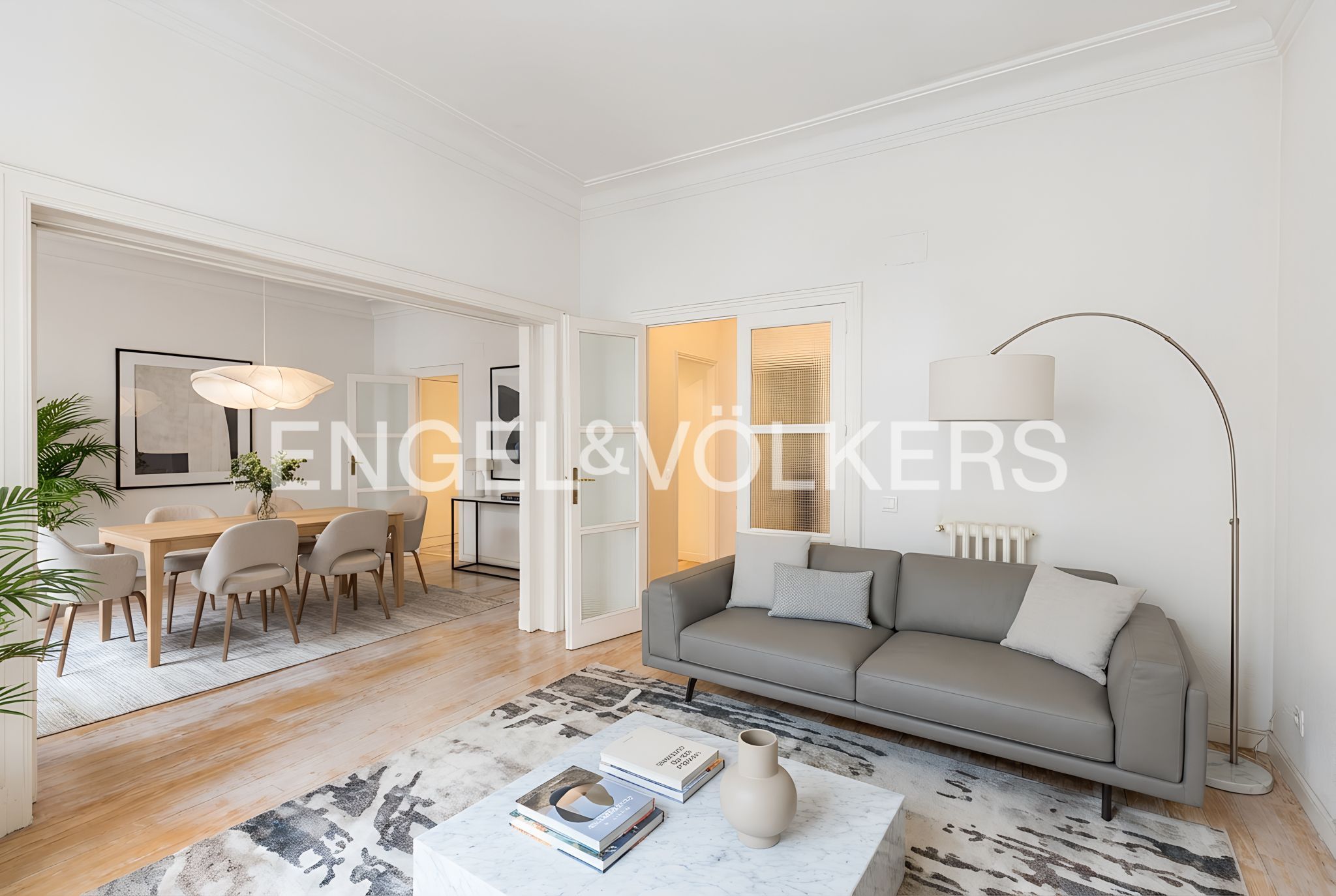 Sala d'estar de Pis en venda en  Madrid Capital amb Calefacció, Parquet i Balcó