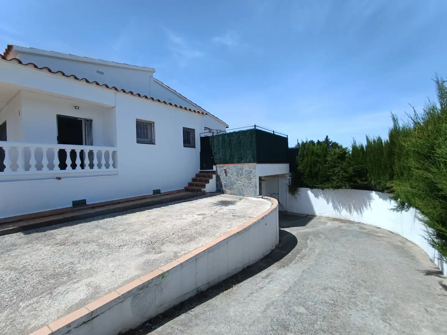 Vista exterior de Casa o xalet en venda en Sant Pere Pescador amb Calefacció, Parquet i Terrassa