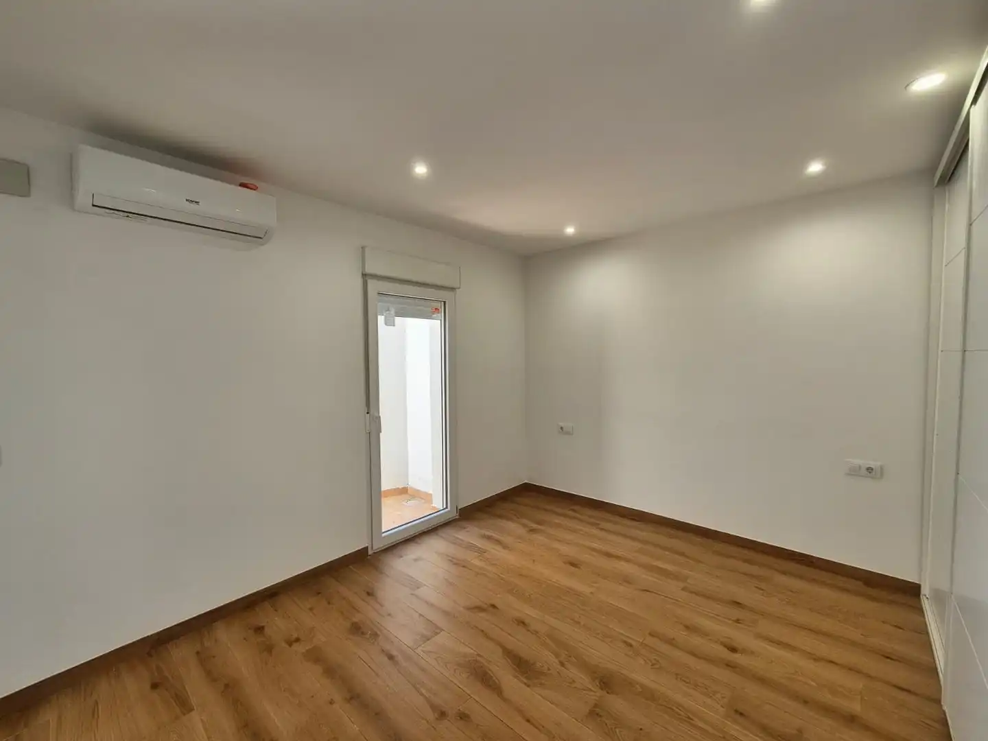 Piso en venta en La Pobla de Vallbona con Aire acondicionado y Terraza