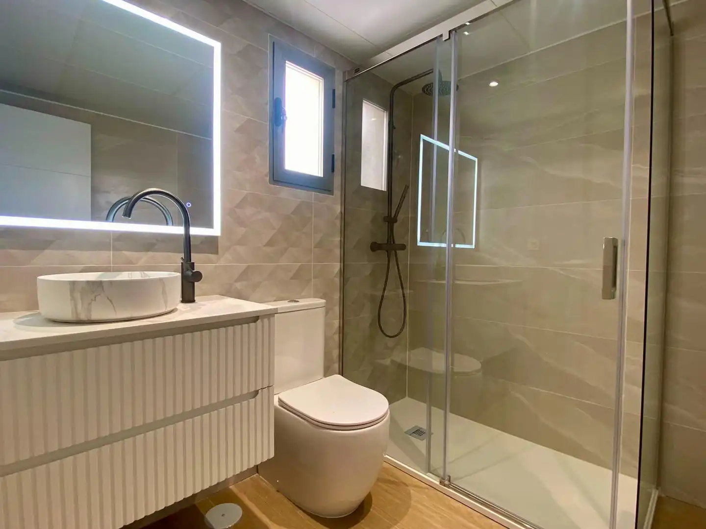 Badezimmer von Dachboden zum Verkauf in Murcia mit Klimaanlage, Terrasse und Balkon