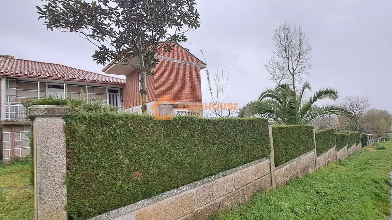 Casa o xalet en venda en Vilar de Barrio amb Calefacció, Jardí privat i Traster
