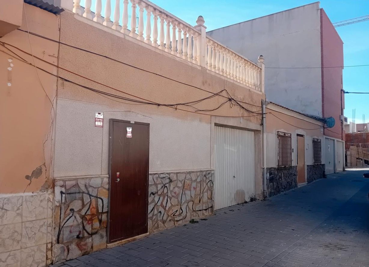 Casa adosada en venta en Antonio Mairena, Totana