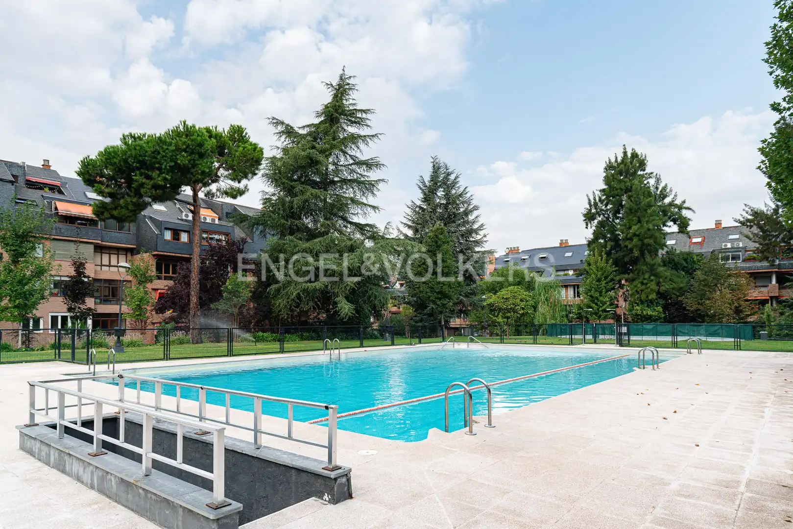Swimming pool of Attic for sale in Las Rozas de Madrid  with Air Conditioner, Heating and Terrace